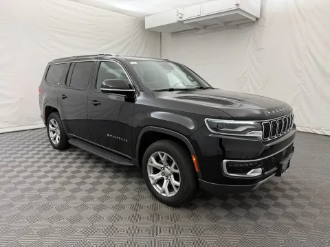More photos of 2022 Jeep Wagoneer Series II at Autos of Chicago, IL