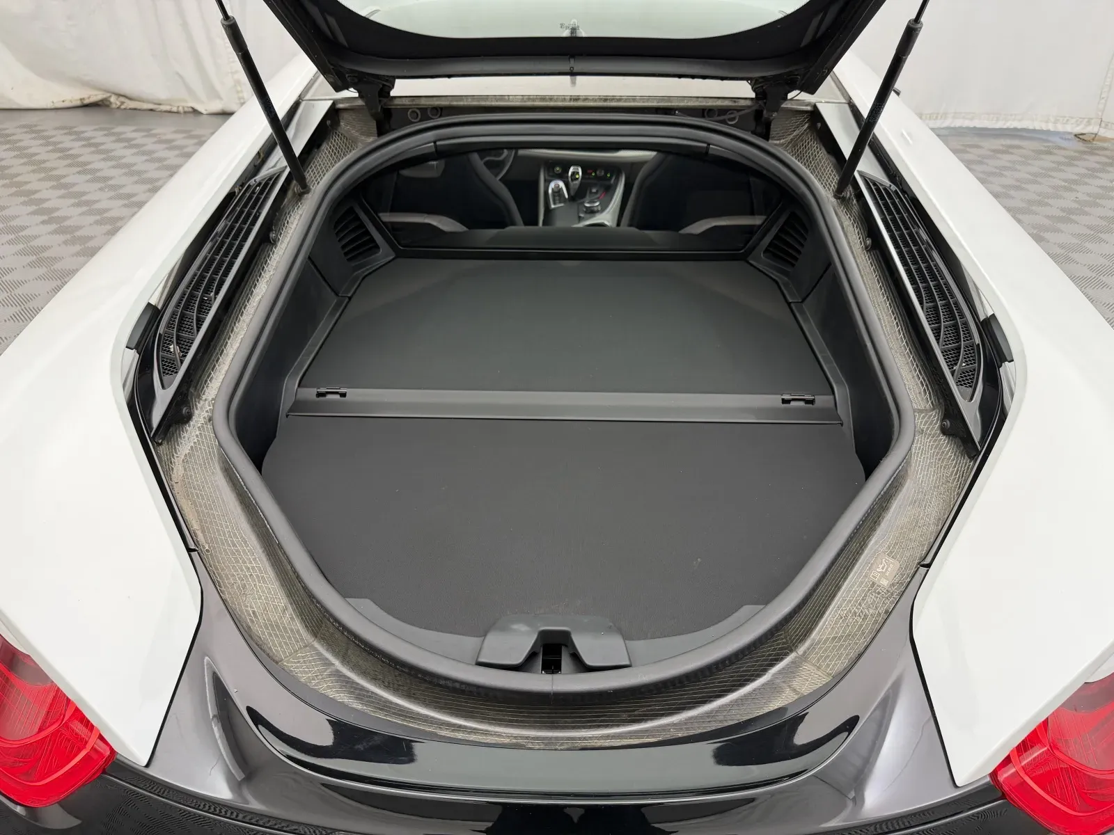 BMW i8 photo 29