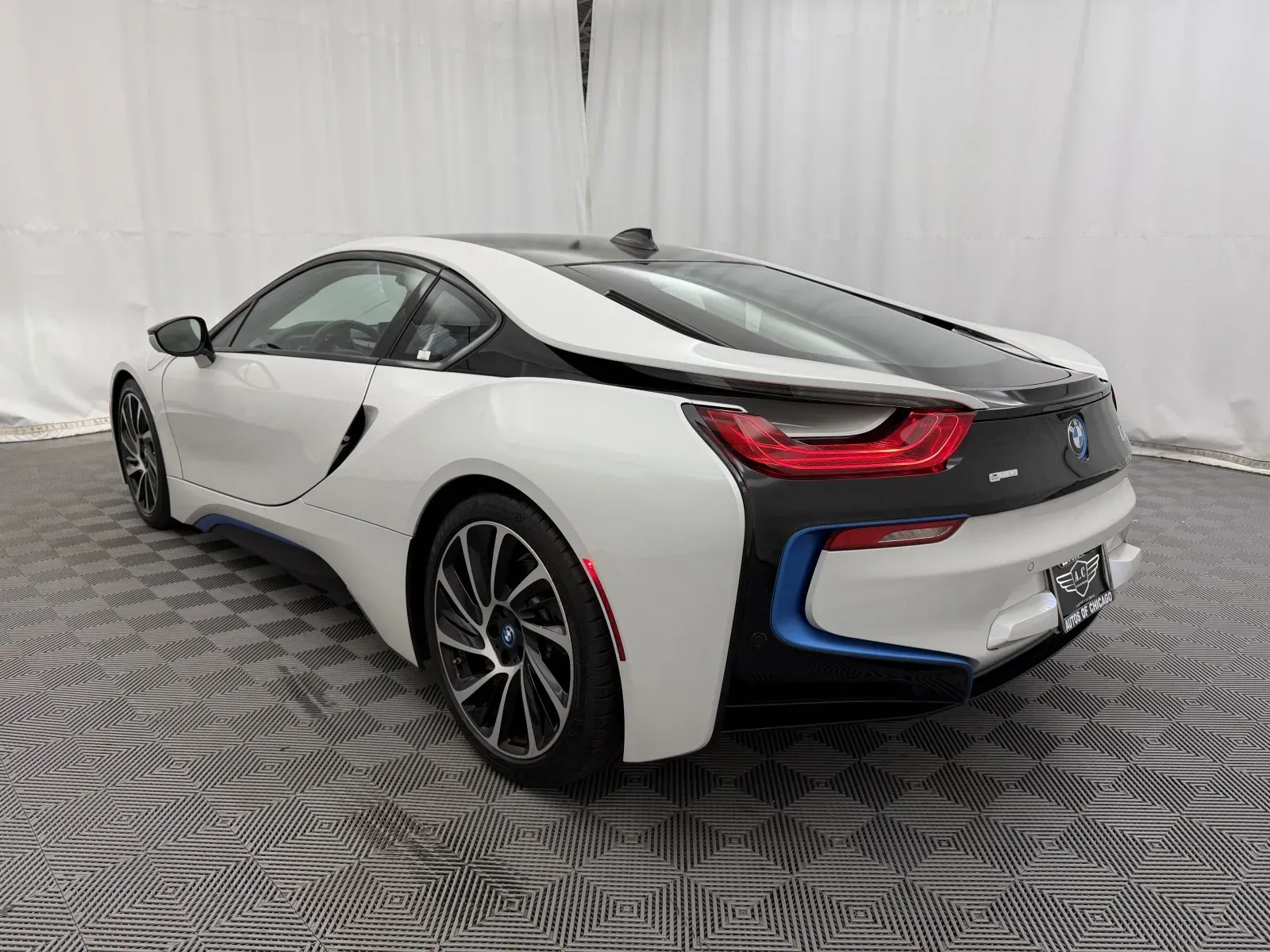 BMW i8 photo 8