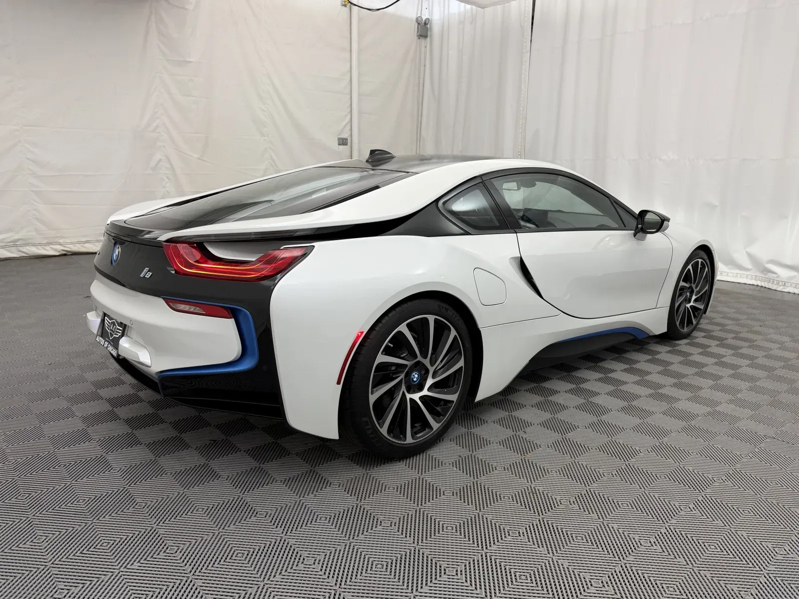 BMW i8 photo 6