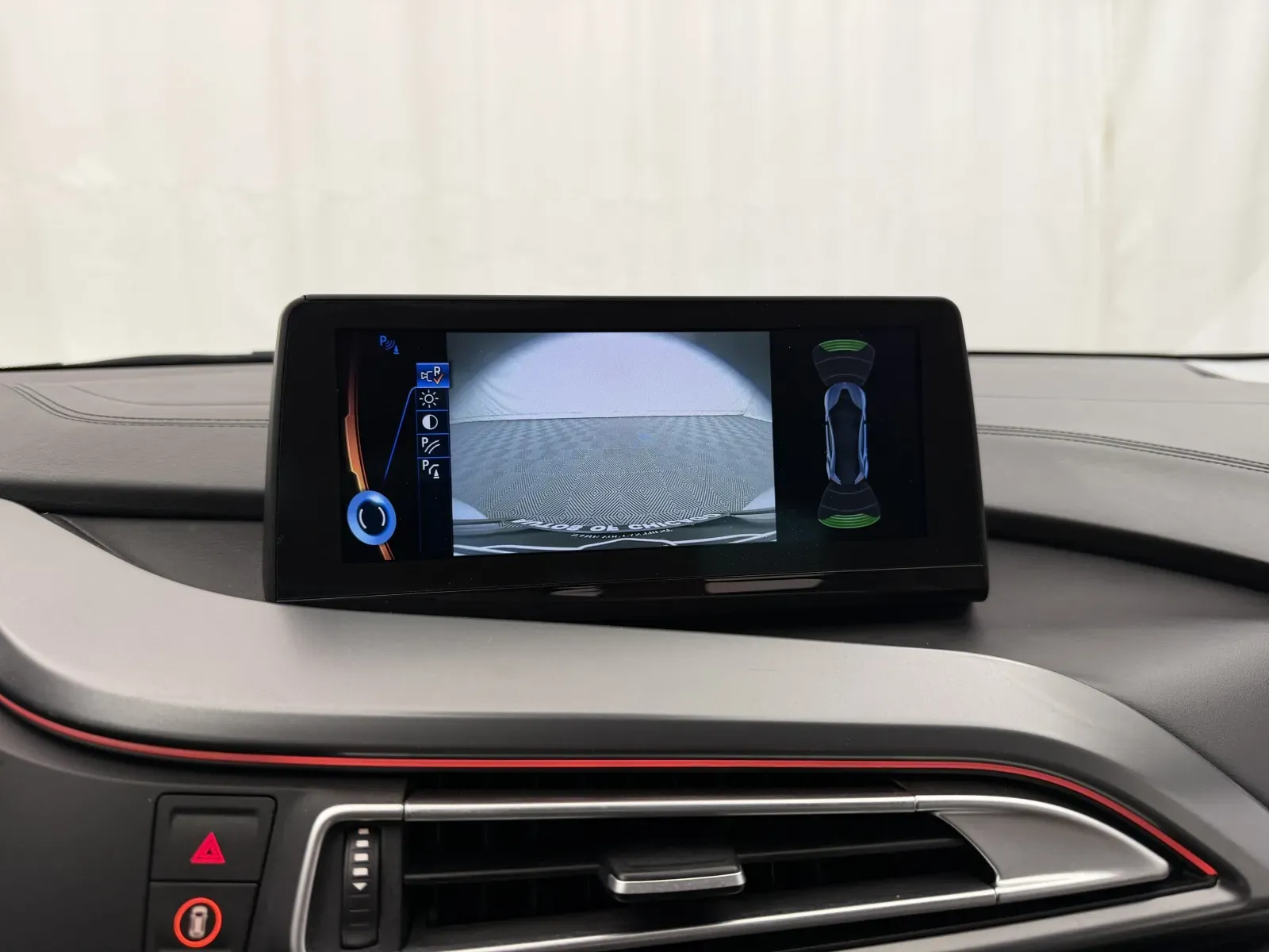 BMW i8 photo 19