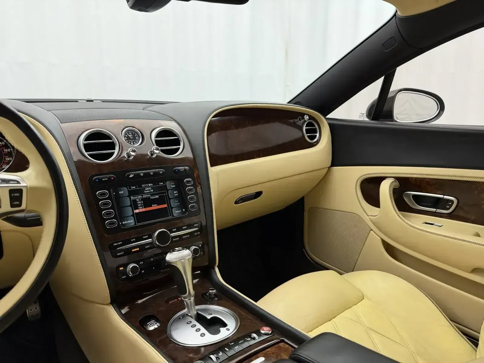 Bentley Continental photo 14
