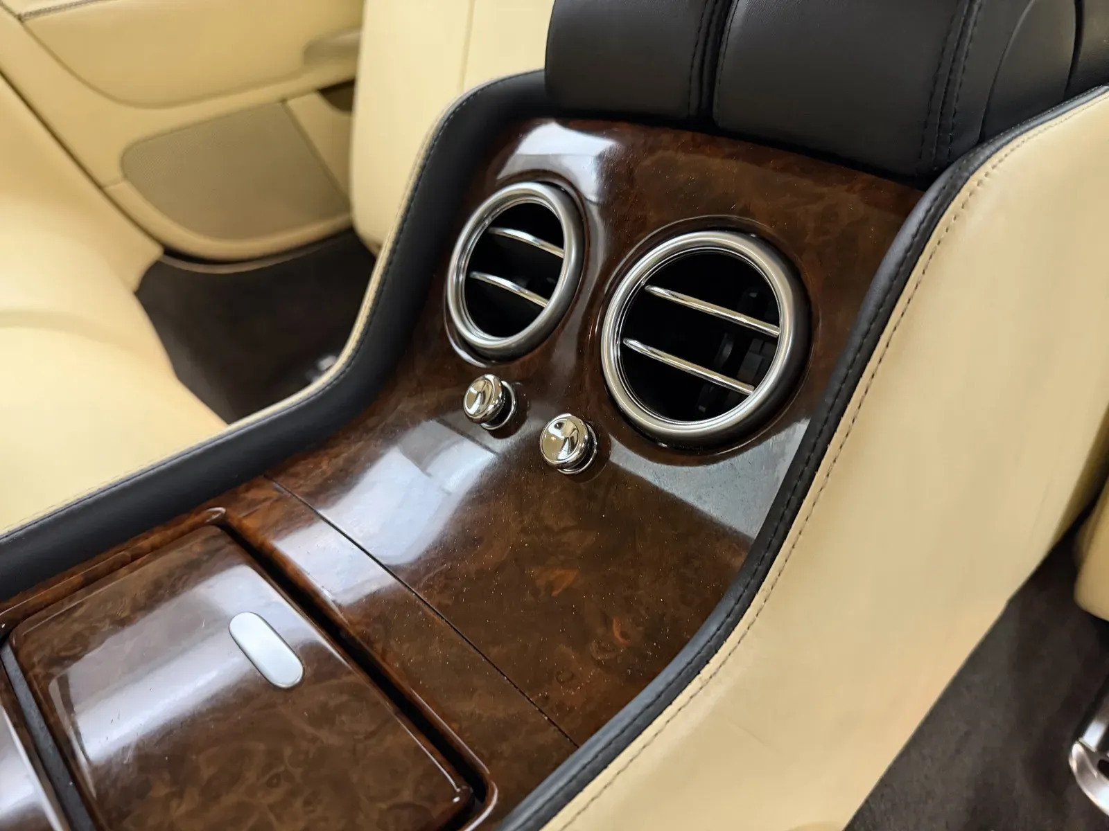 Bentley Continental photo 22