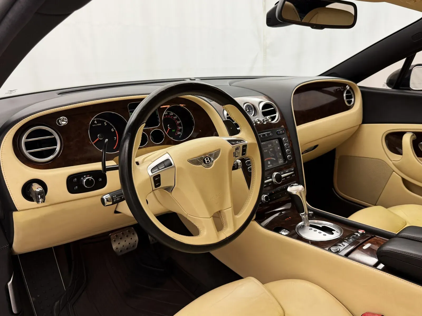Bentley Continental photo 10