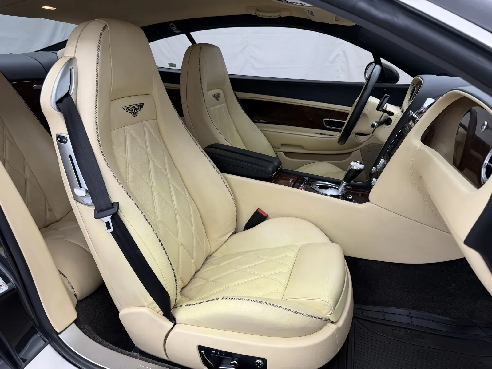 Bentley Continental photo 24
