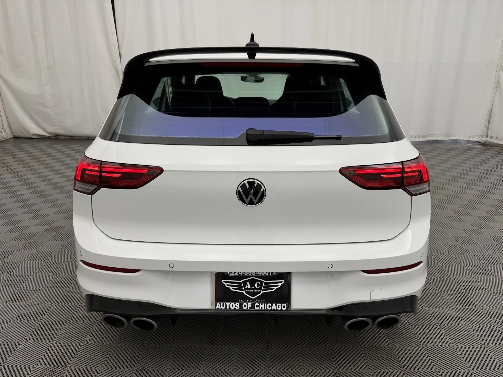 Volkswagen Golf R photo 7