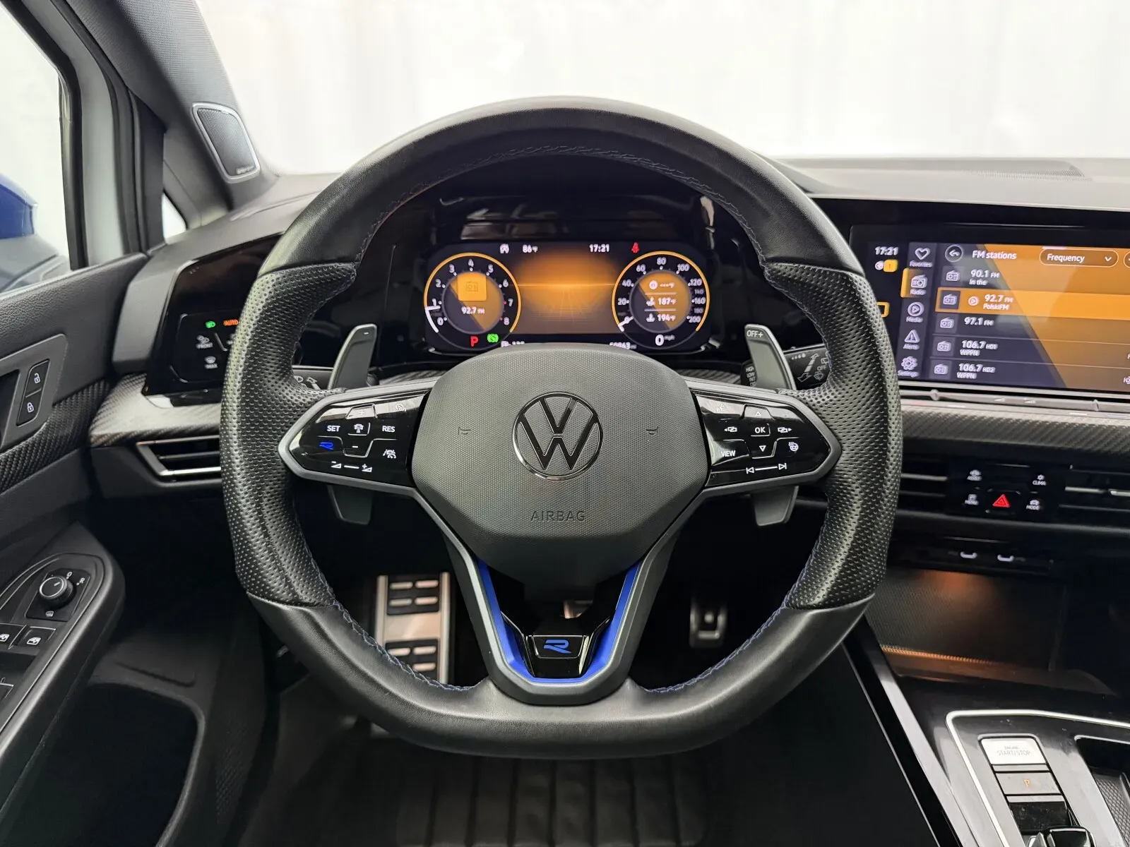 Volkswagen Golf R photo 12