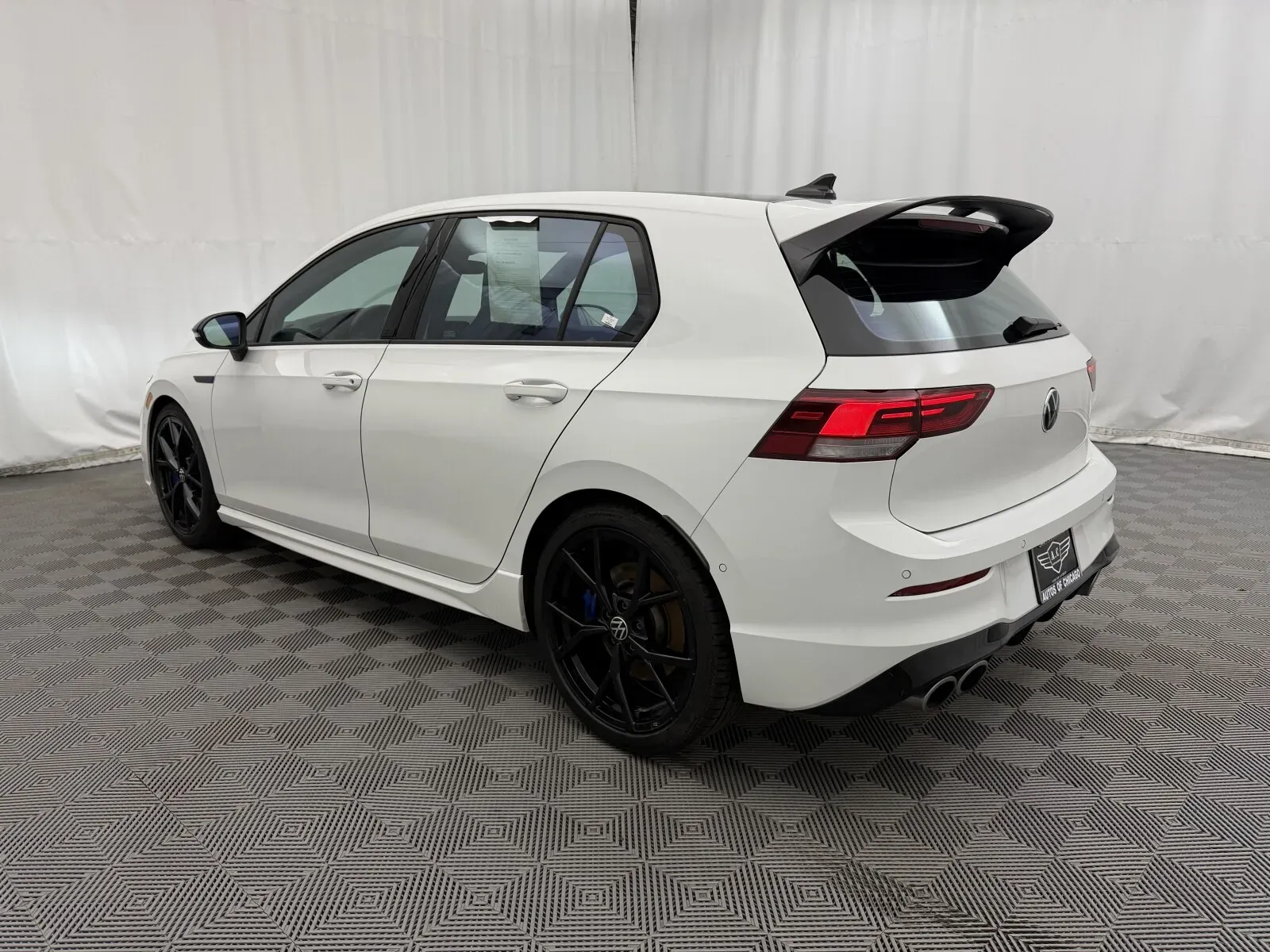 Volkswagen Golf R photo 8
