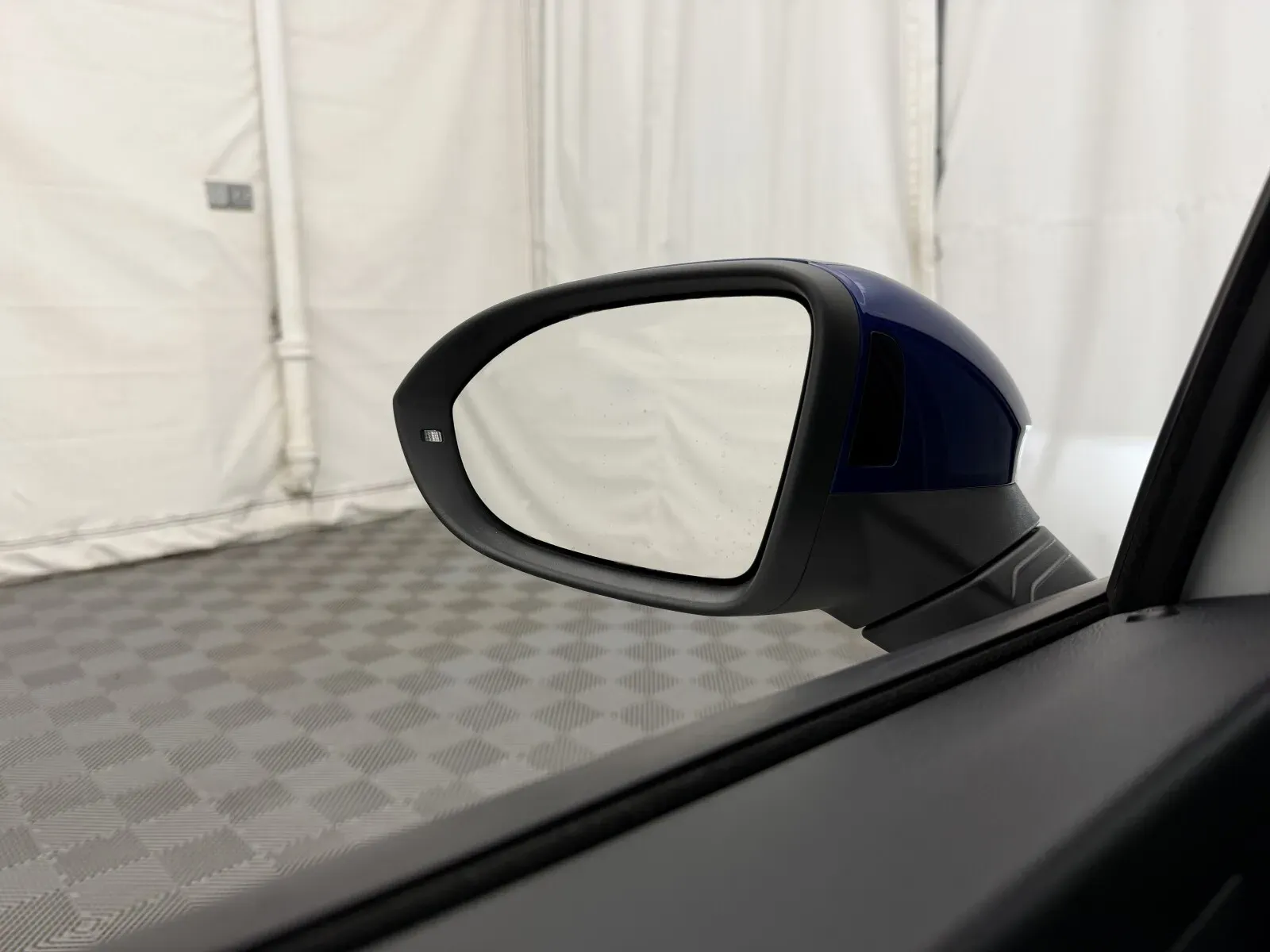 Volkswagen Golf R photo 19