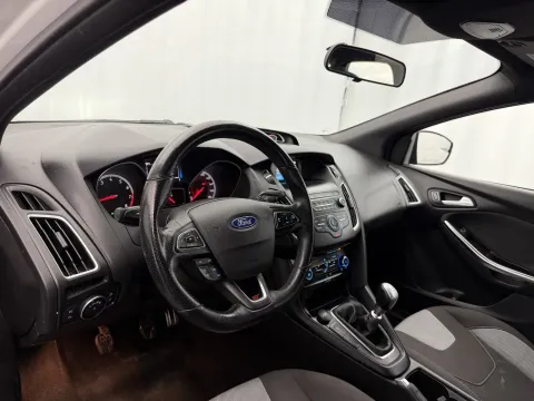 More photos of 2018 Ford Focus ST at Autos of Chicago, IL