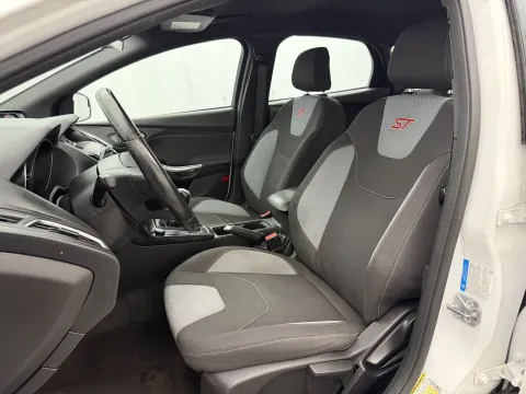 More photos of 2018 Ford Focus ST at Autos of Chicago, IL