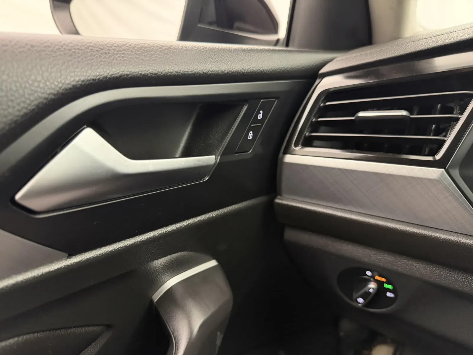 Volkswagen Jetta photo 15