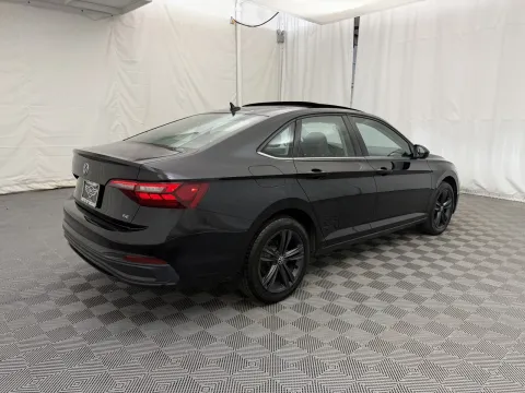 More photos of 2022 Volkswagen Jetta SE at Autos of Chicago, IL