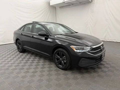 More photos of 2022 Volkswagen Jetta SE at Autos of Chicago, IL