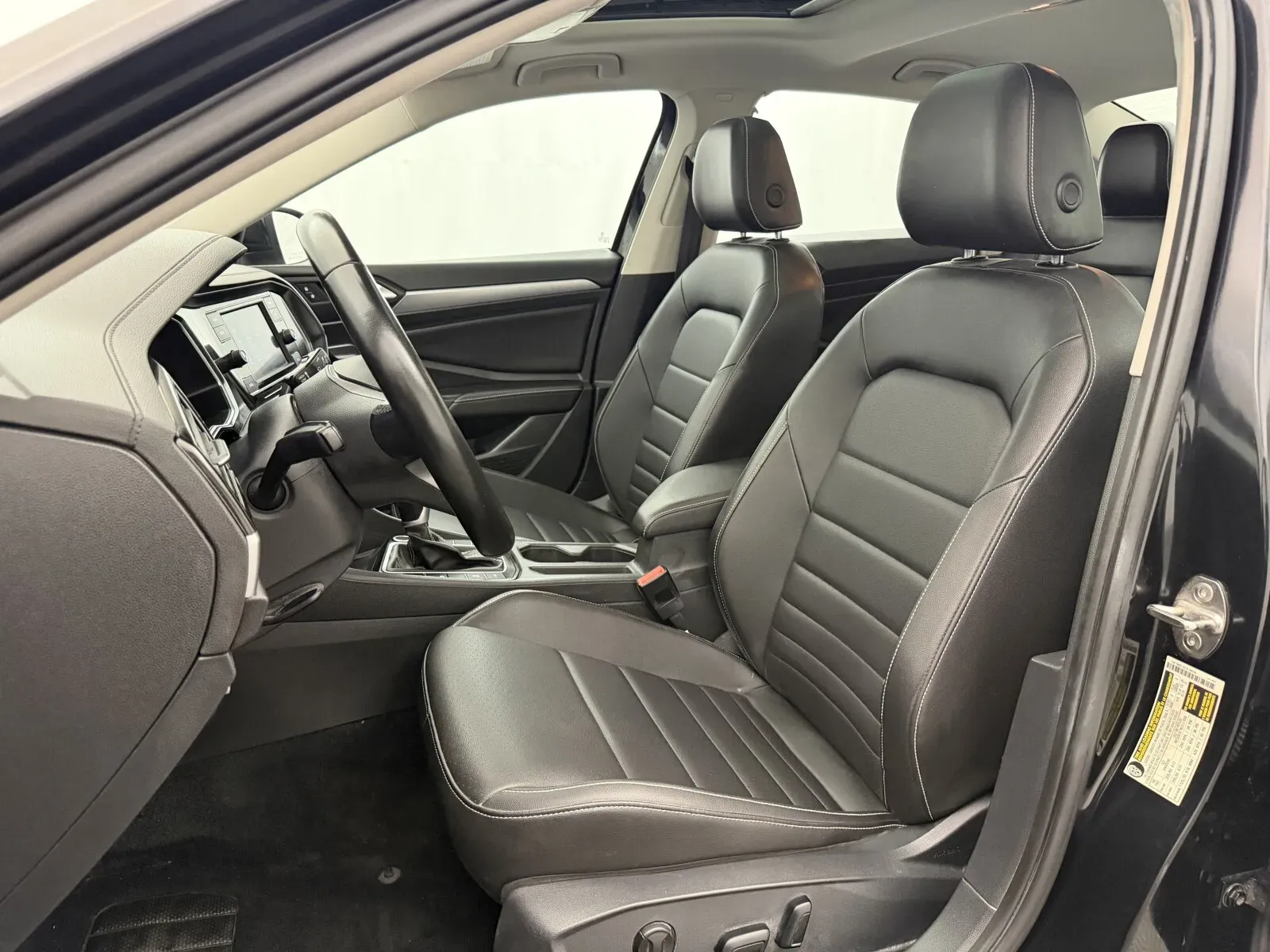 Volkswagen Jetta photo 9
