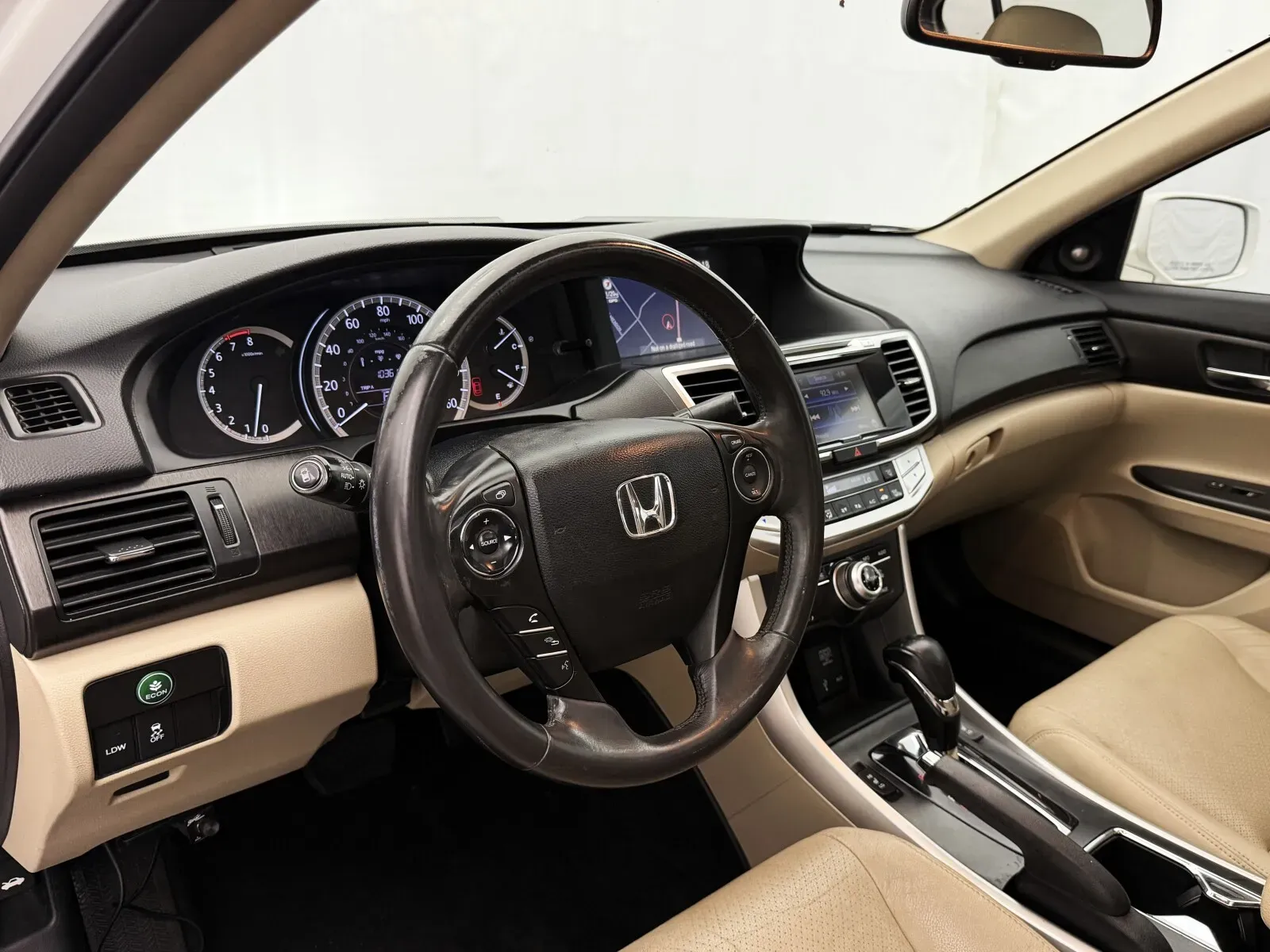 Honda Accord photo 9