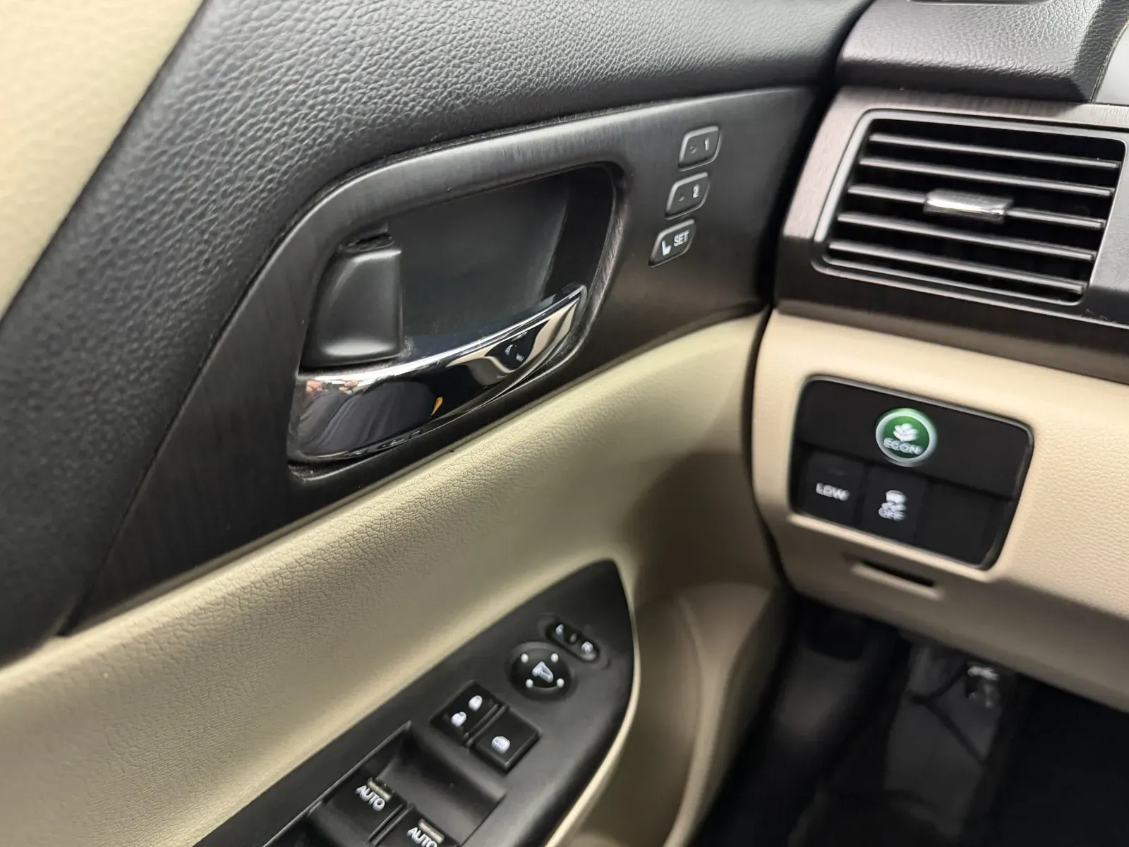Honda Accord photo 12