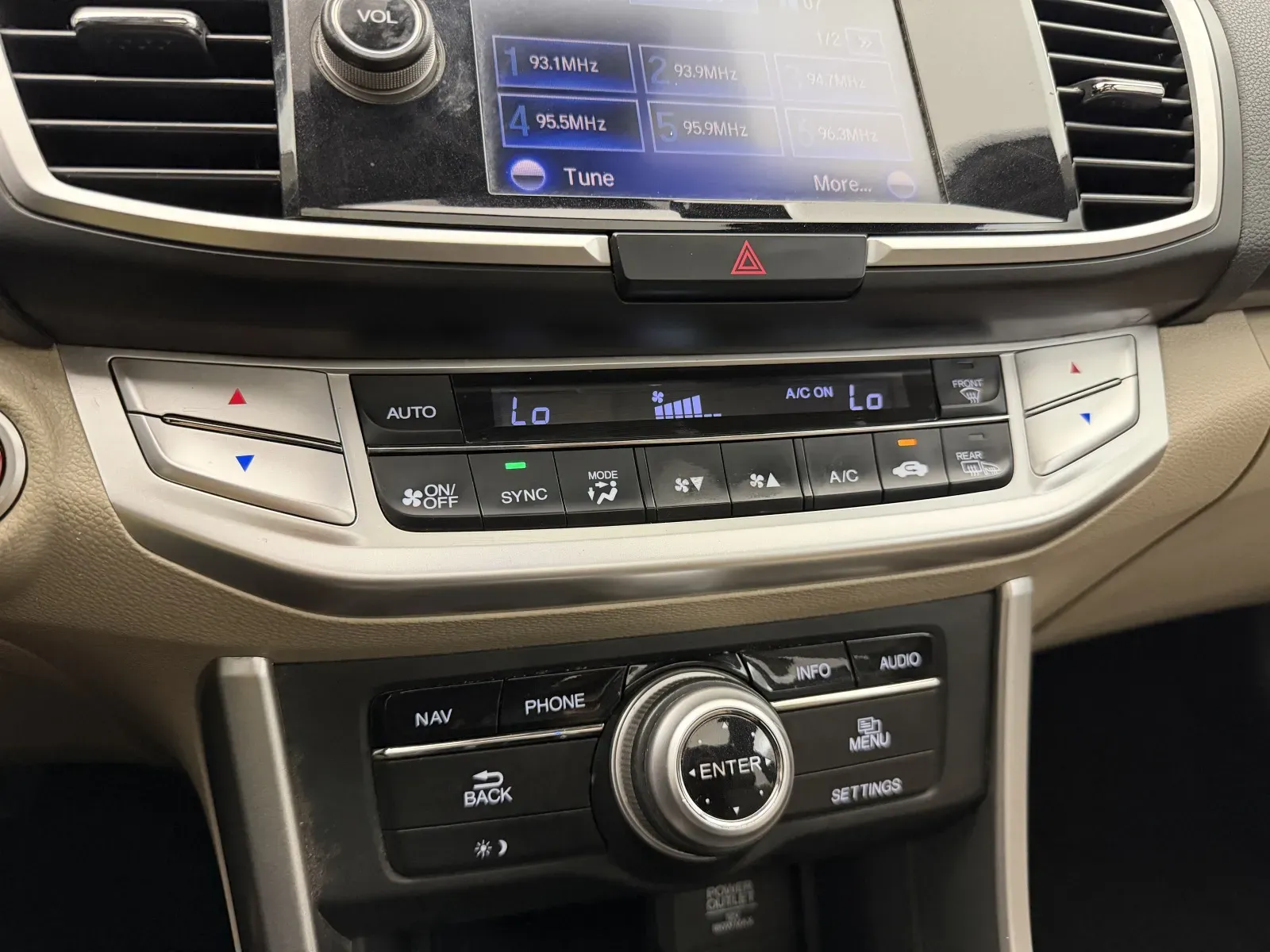 Honda Accord photo 20