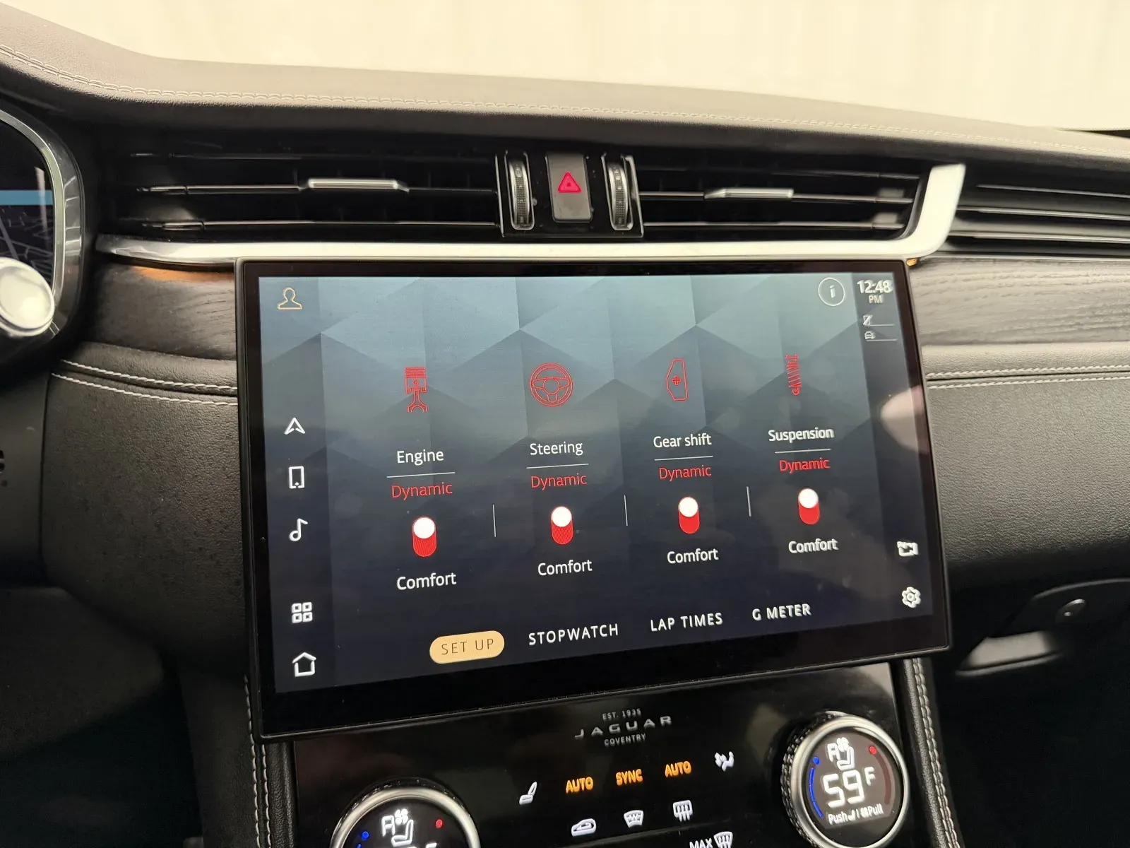 Jaguar F-PACE photo 36