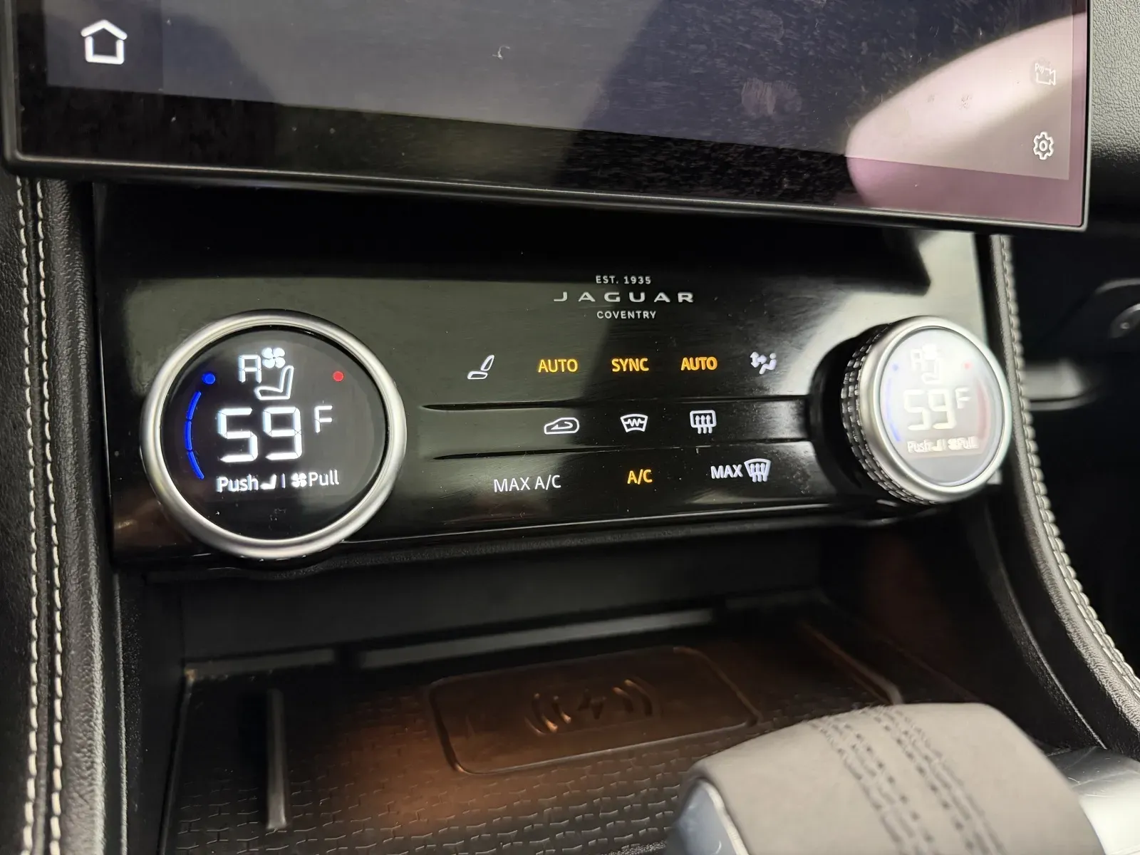 Jaguar F-PACE photo 41