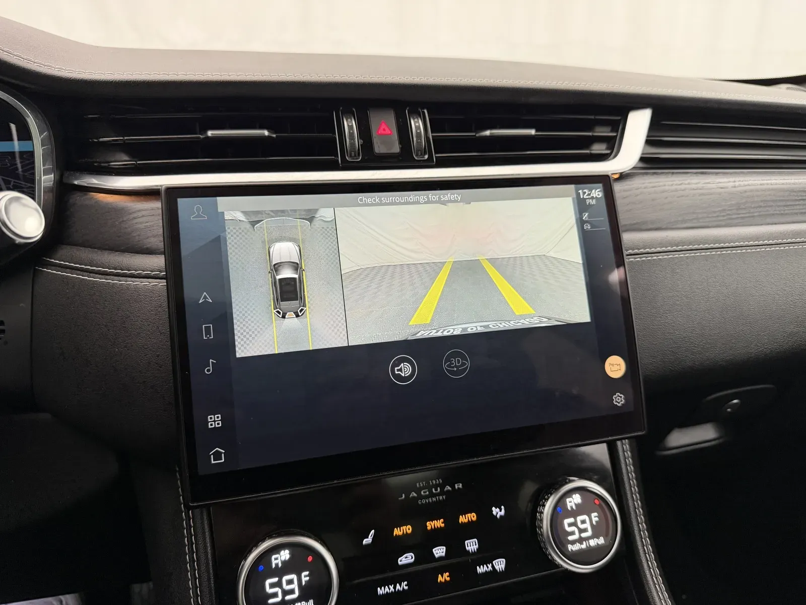 Jaguar F-PACE photo 23