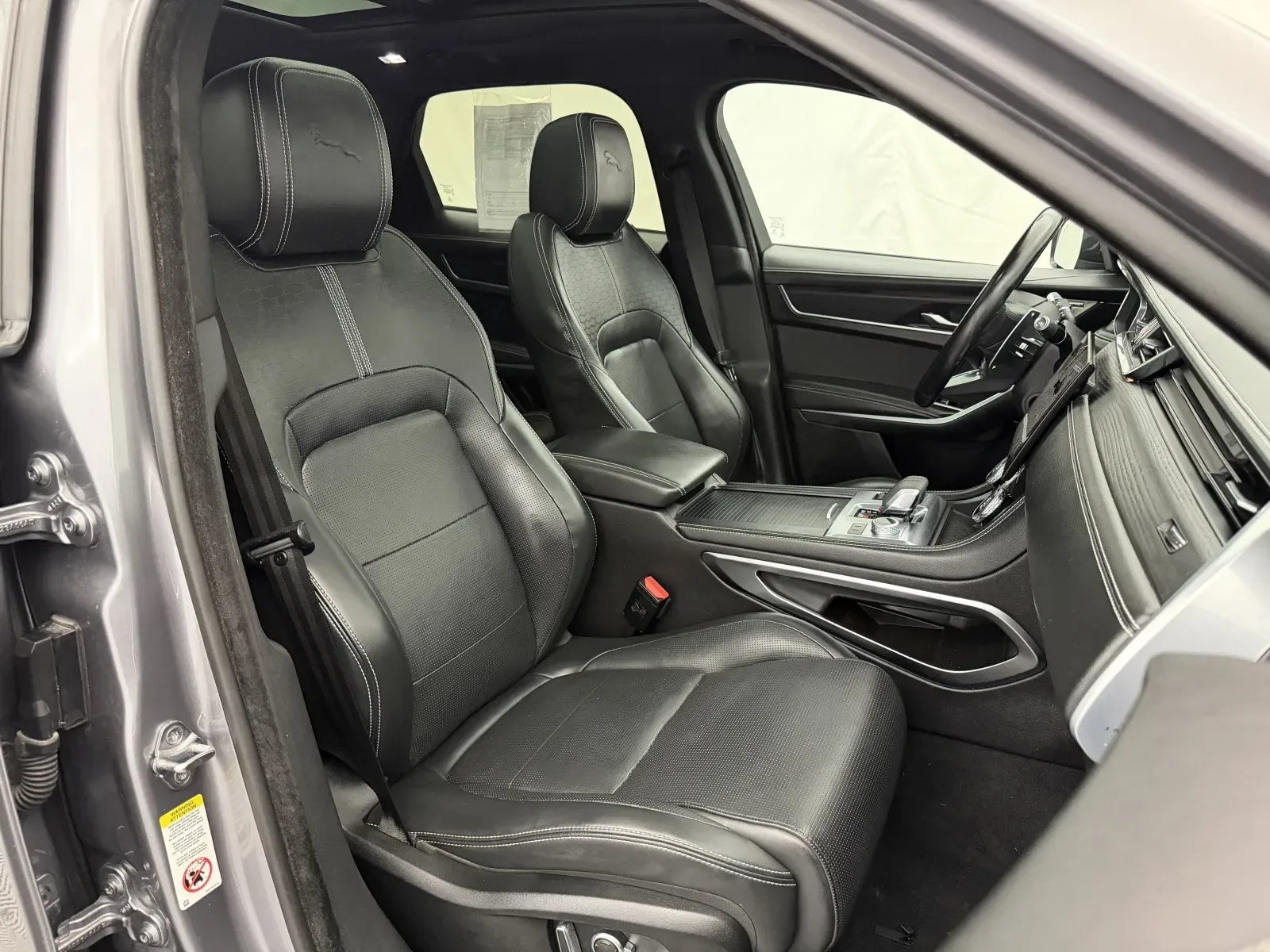 Jaguar F-PACE photo 47