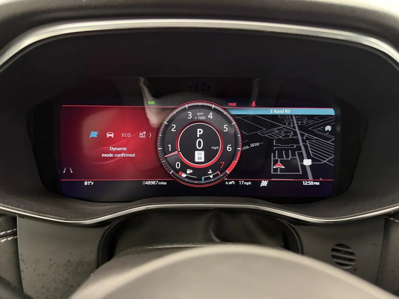 Jaguar F-PACE photo 15