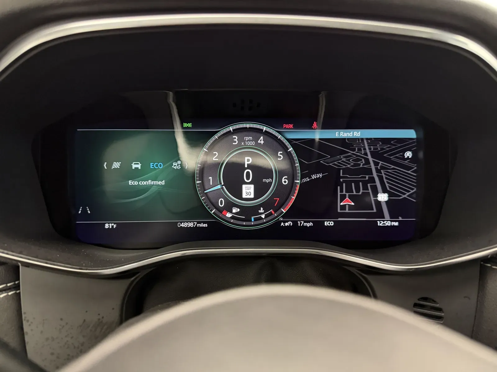 Jaguar F-PACE photo 14