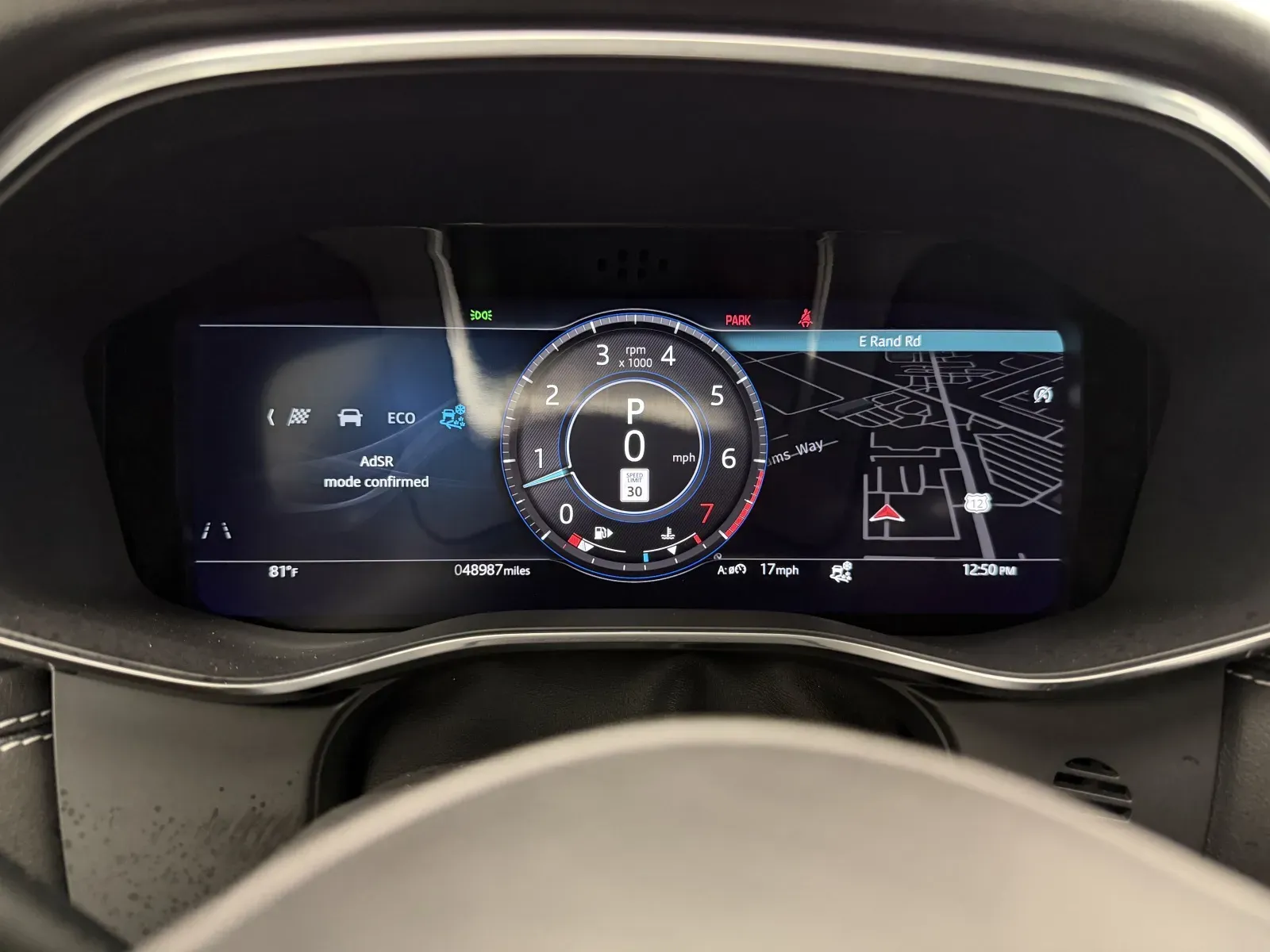 Jaguar F-PACE photo 17