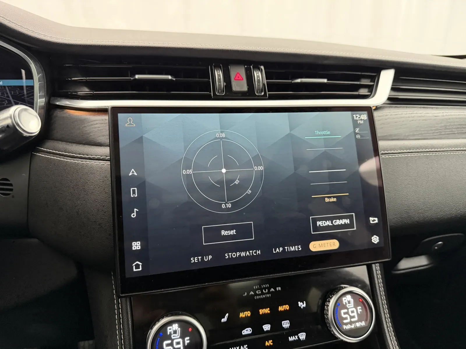 Jaguar F-PACE photo 39