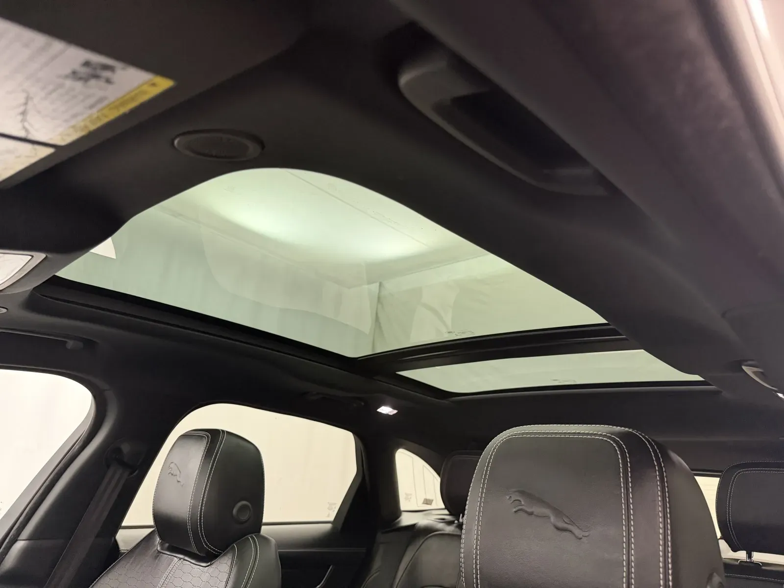 Jaguar F-PACE photo 10