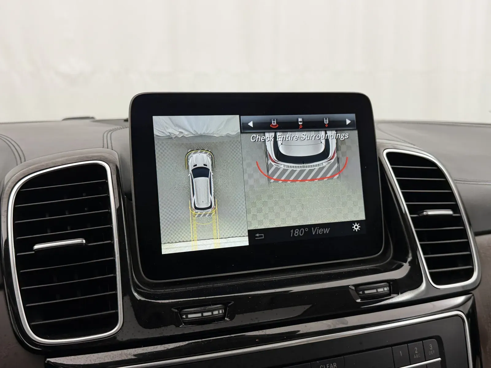 Mercedes-Benz GLE photo 29