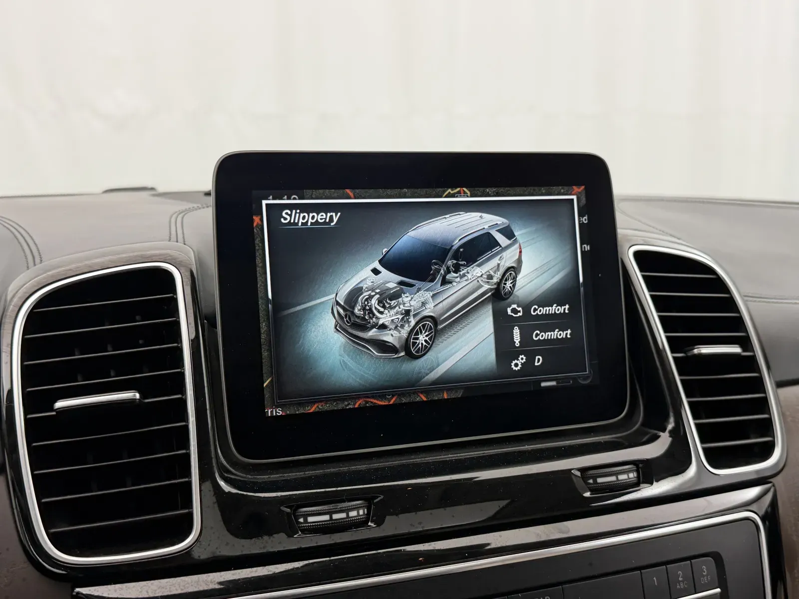 Mercedes-Benz GLE photo 26
