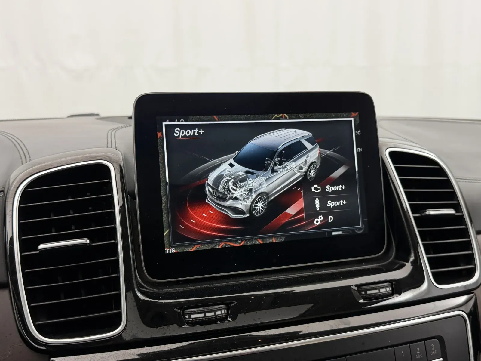 Mercedes-Benz GLE photo 25