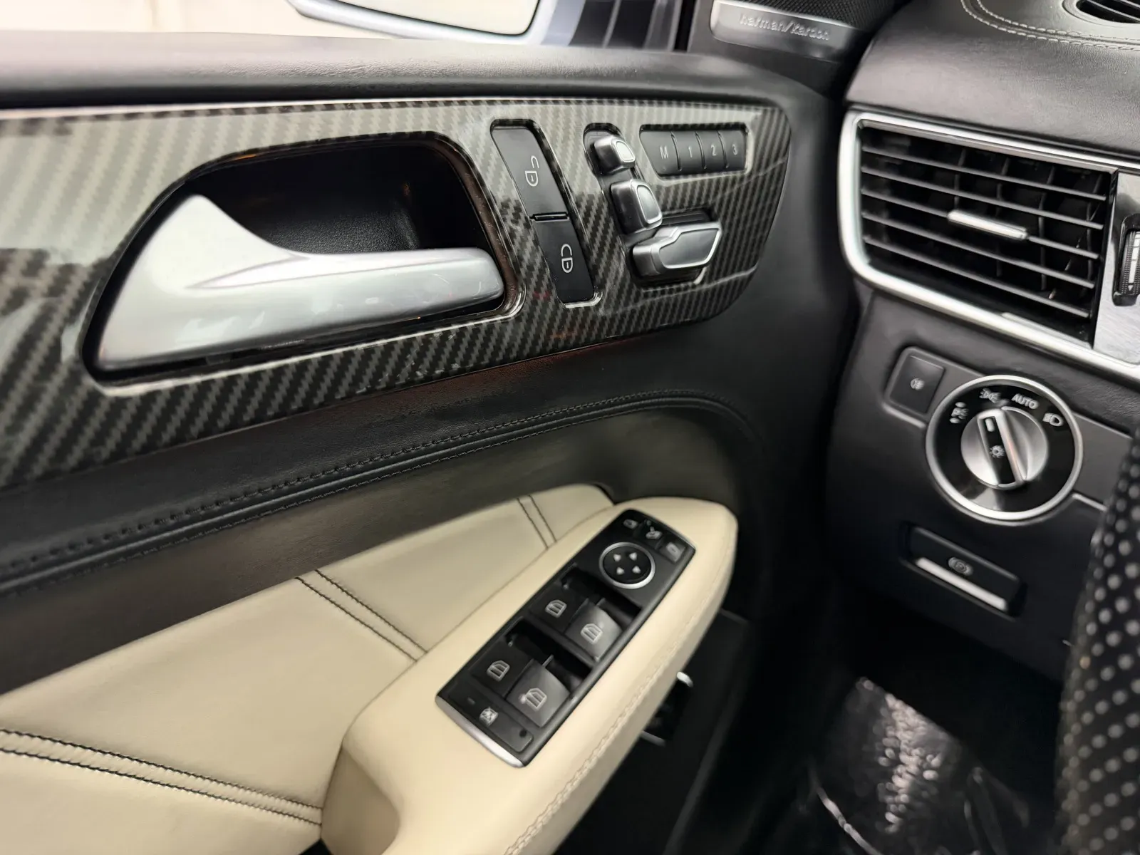 Mercedes-Benz GLE photo 18