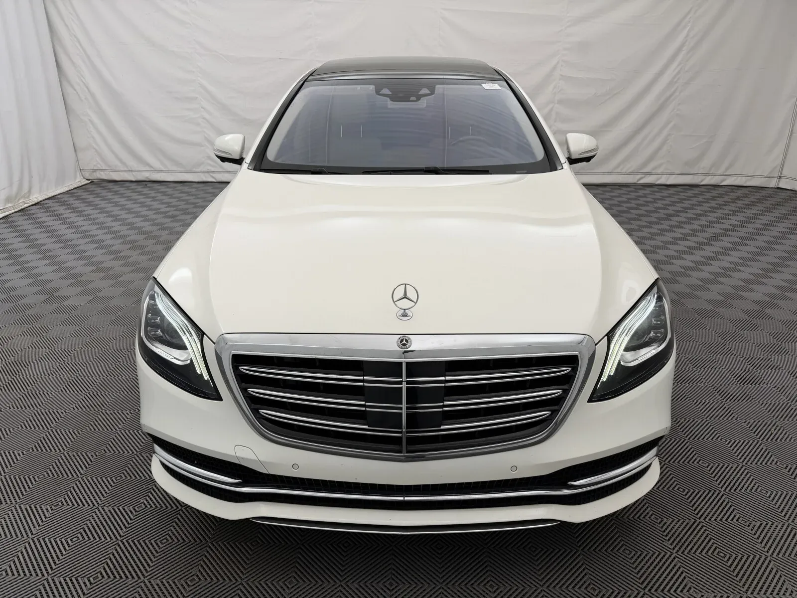 Mercedes-Benz S-Class photo 3