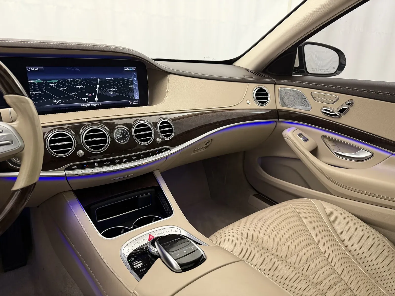Mercedes-Benz S-Class photo 24