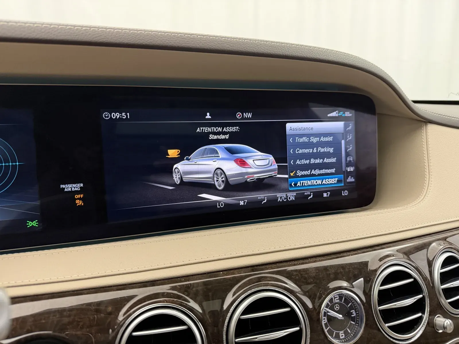 Mercedes-Benz S-Class photo 38