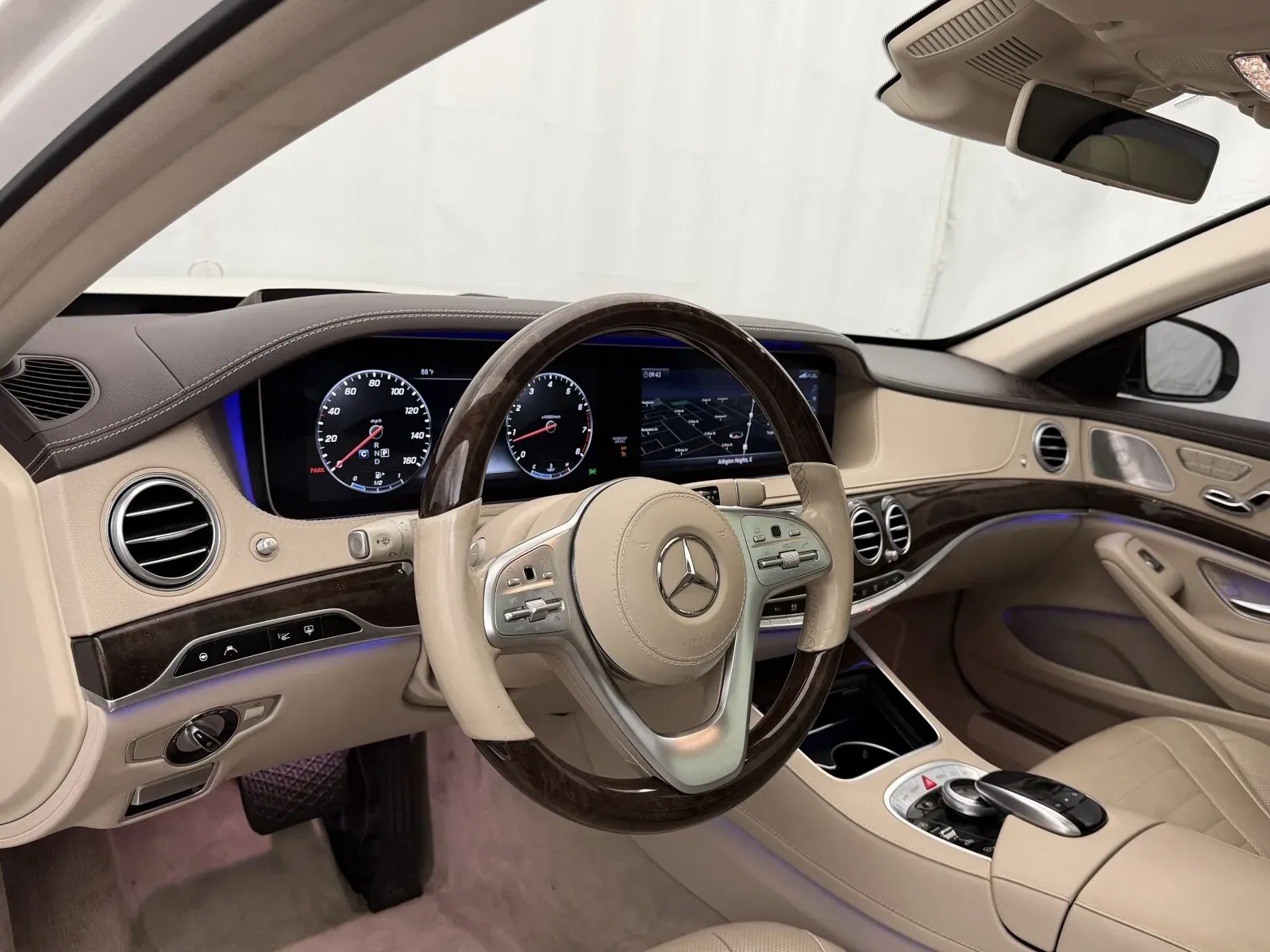 Mercedes-Benz S-Class photo 9