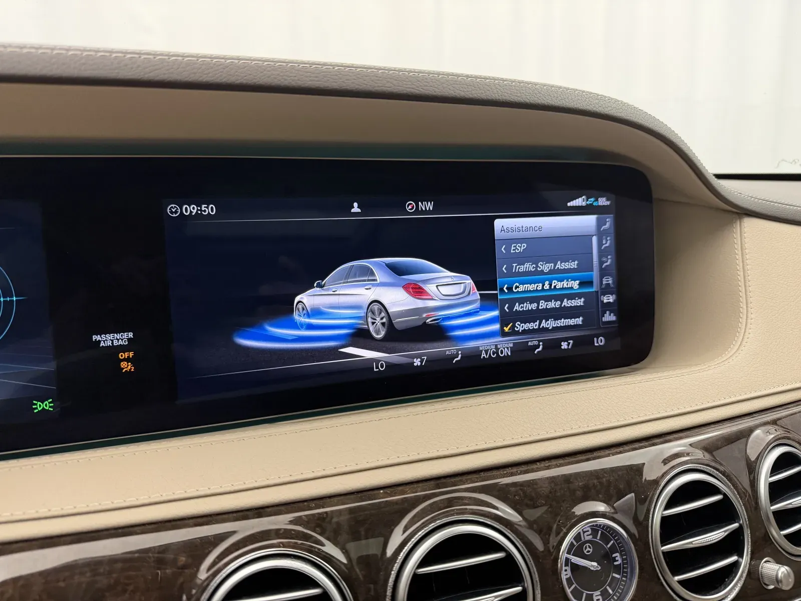 Mercedes-Benz S-Class photo 35