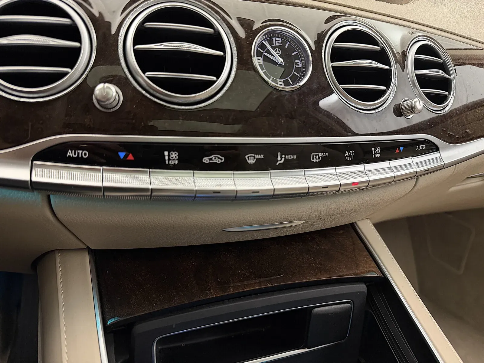 Mercedes-Benz S-Class photo 46