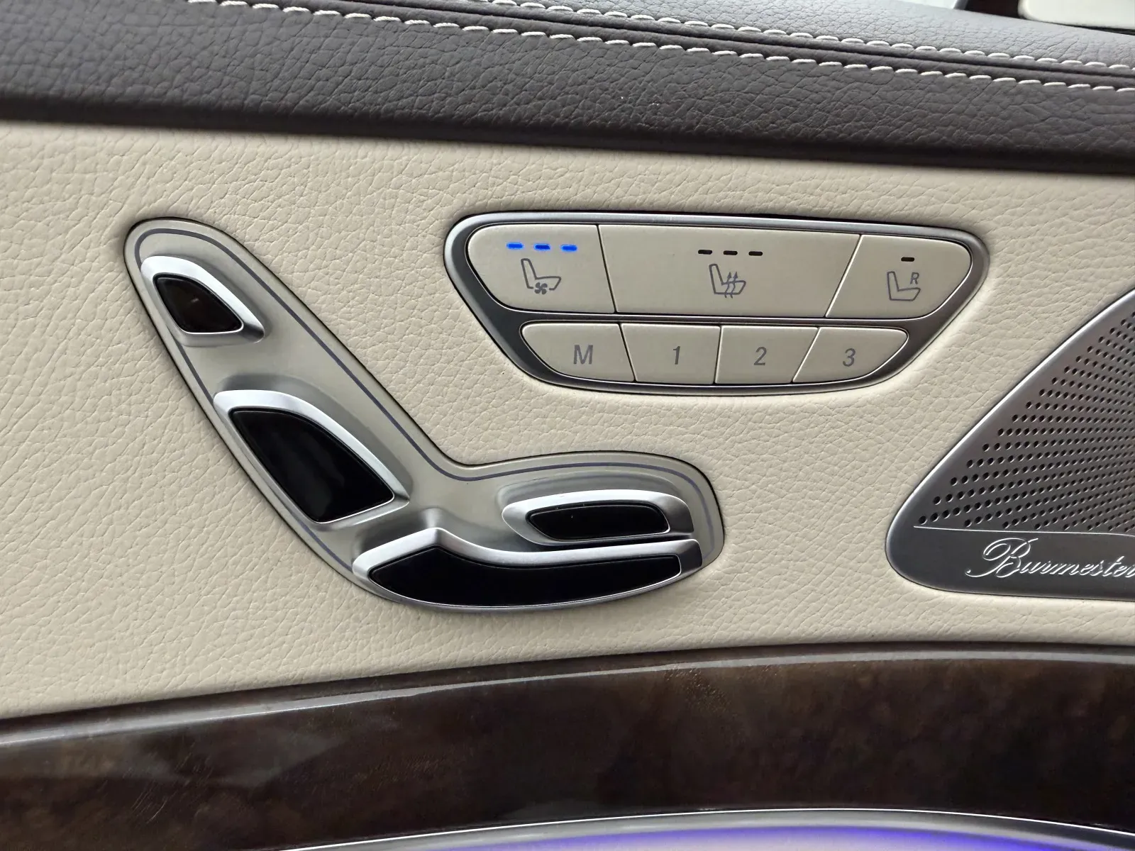 Mercedes-Benz S-Class photo 18