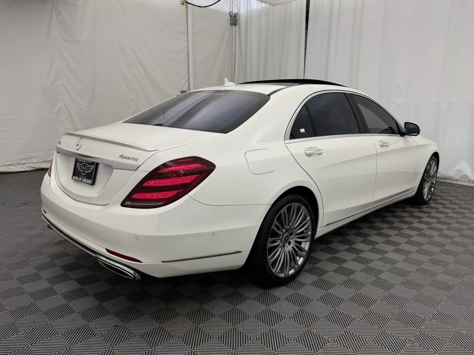 Mercedes-Benz S-Class photo 5