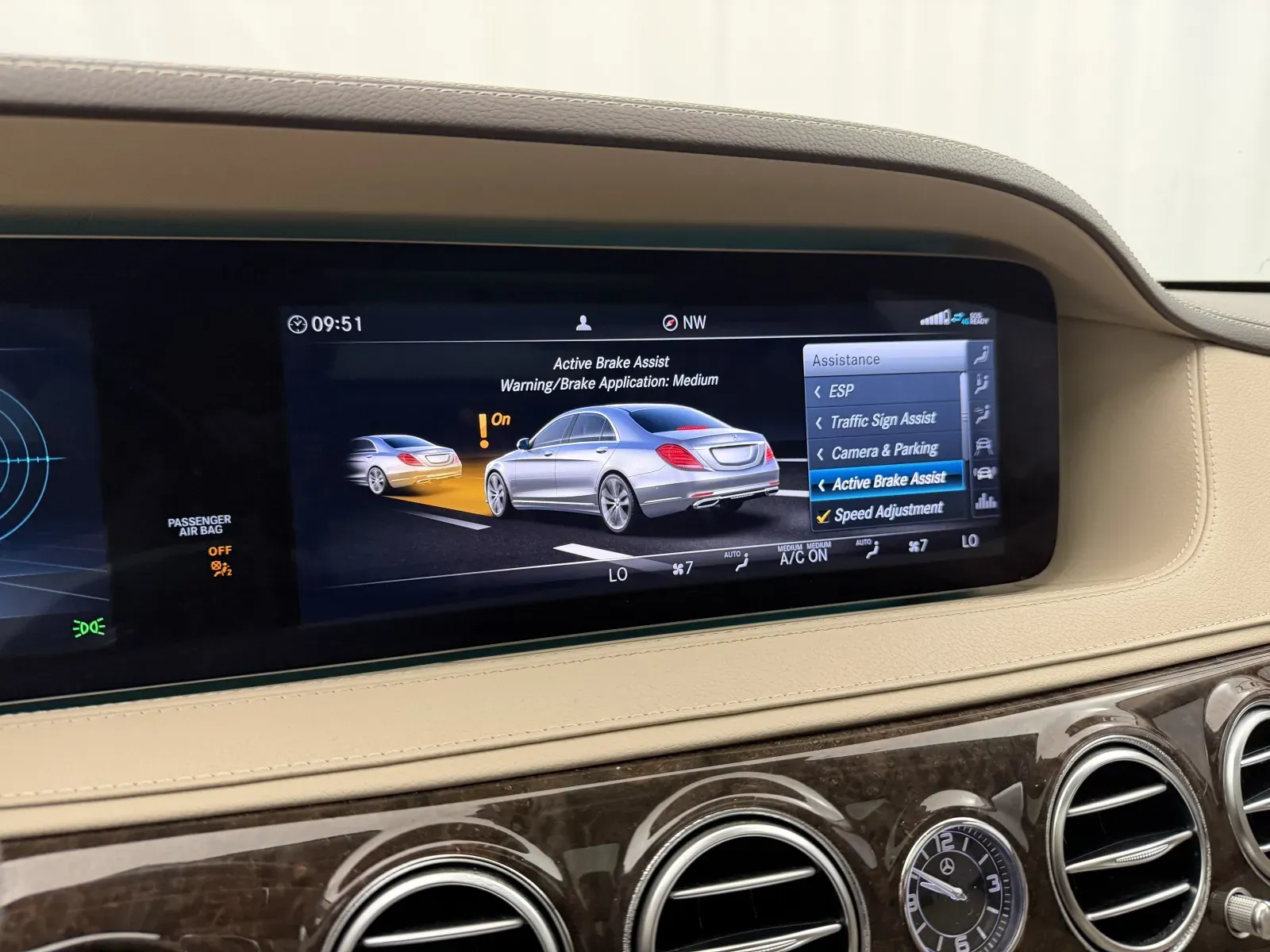 Mercedes-Benz S-Class photo 36