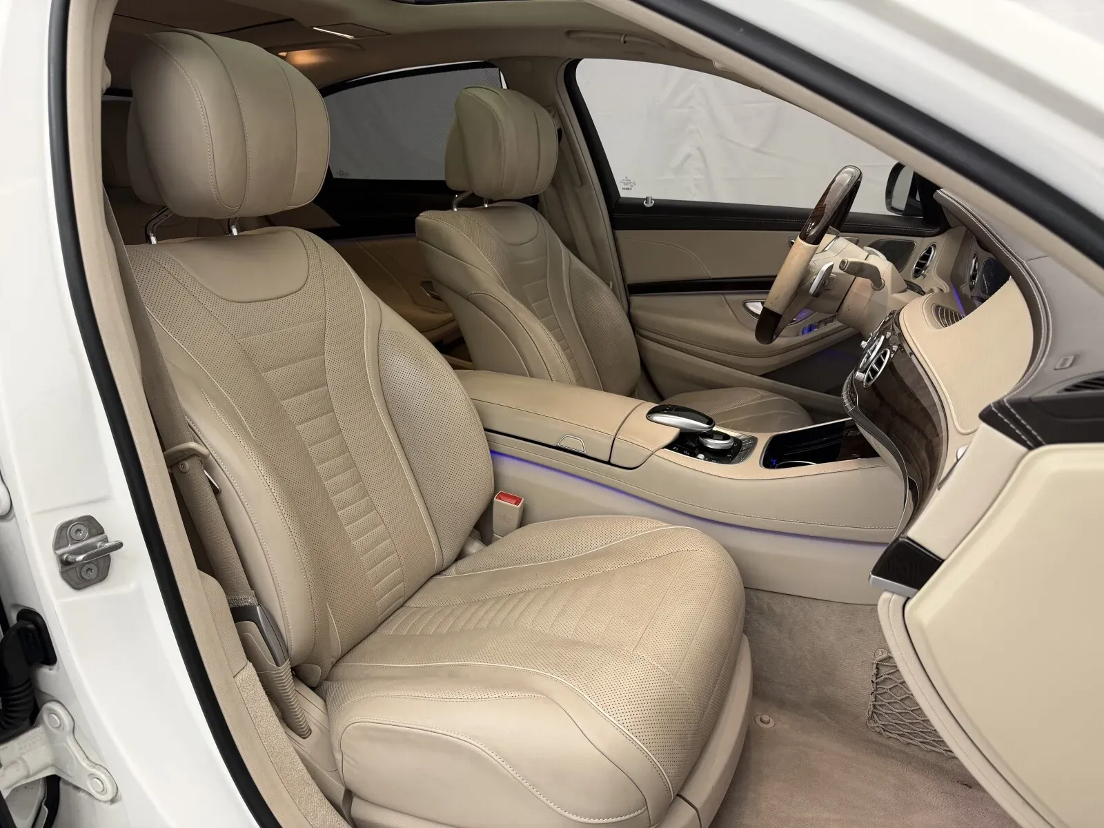 Mercedes-Benz S-Class photo 52