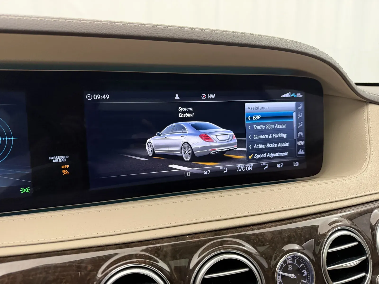 Mercedes-Benz S-Class photo 33