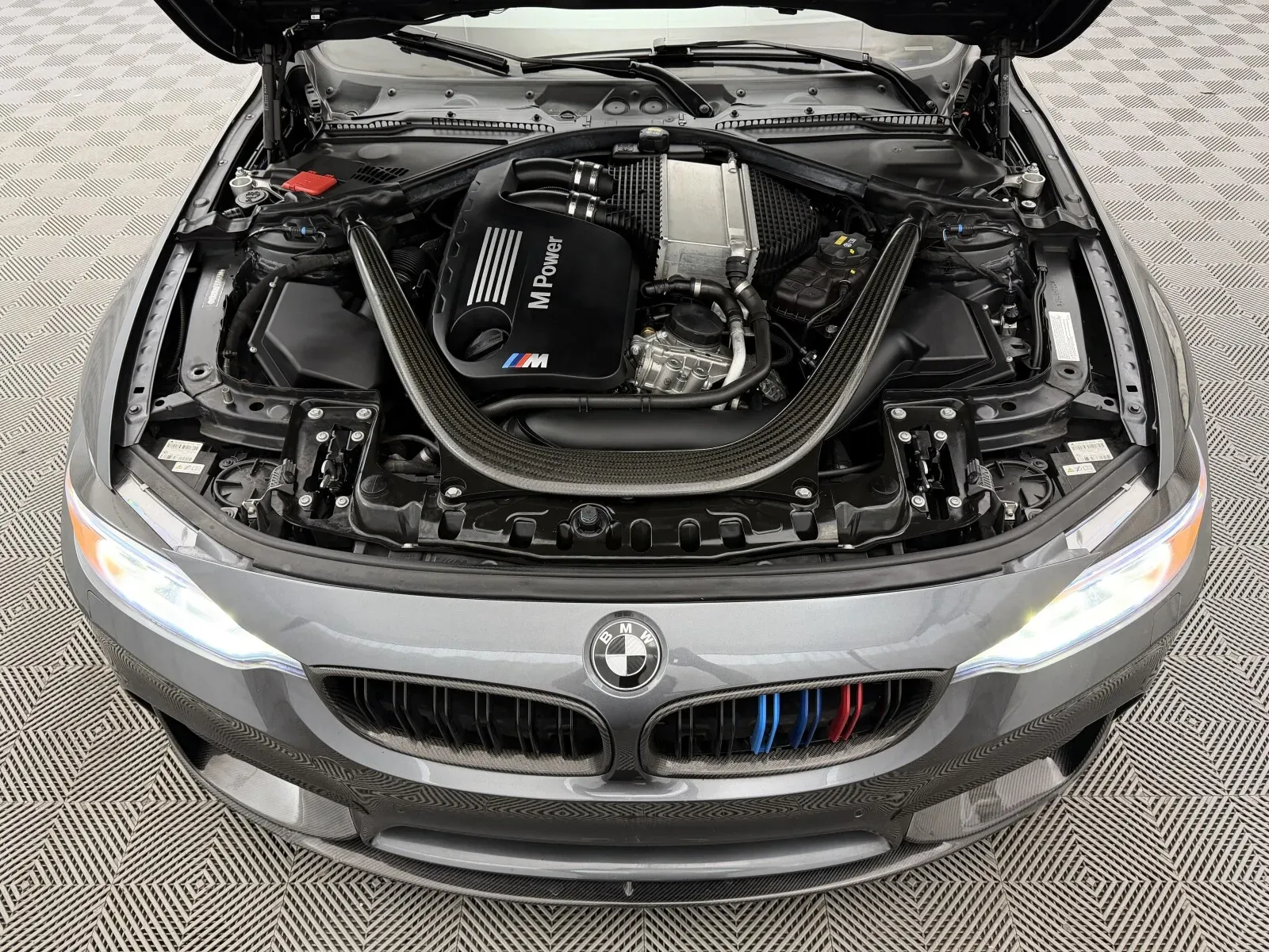 BMW M4 photo 50
