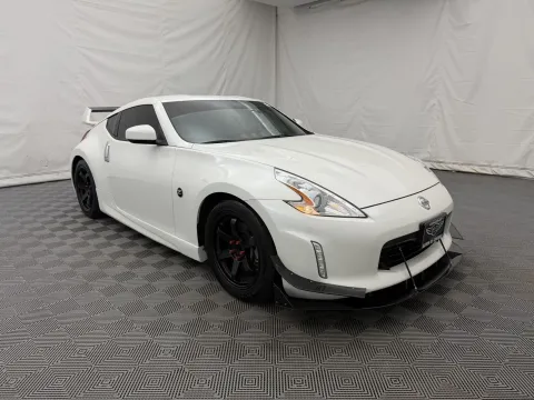 More photos of 2016 Nissan 370Z at Autos of Chicago, IL