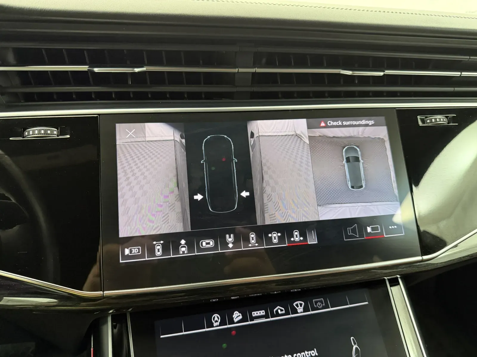 Audi Q8 photo 42