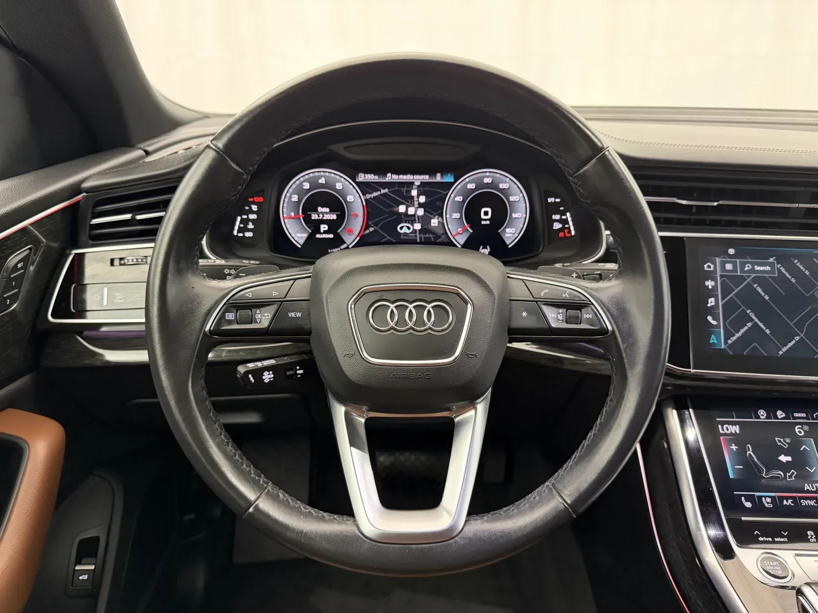 Audi Q8 photo 12